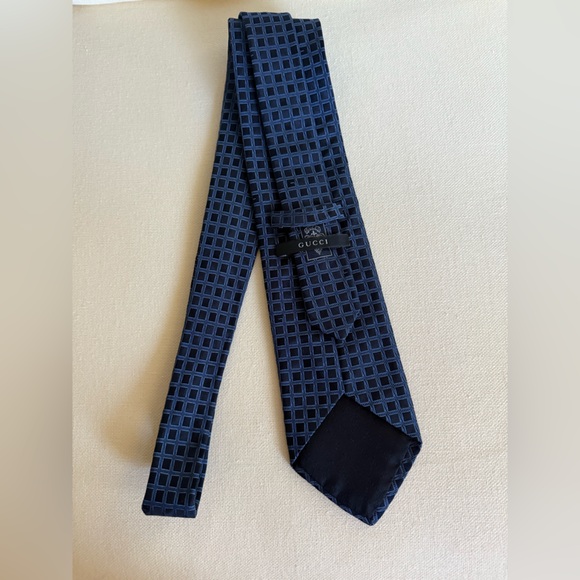 New! GUCCI Blue Geometric Pattern Silk Tie - Picture 10 of 16
